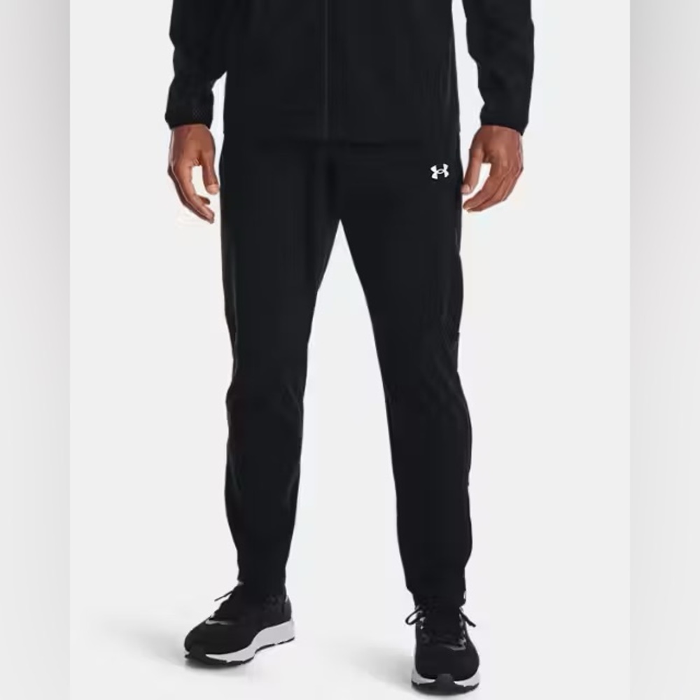 Under Armour Black Tapered Sweatpants for Athletic Comfort